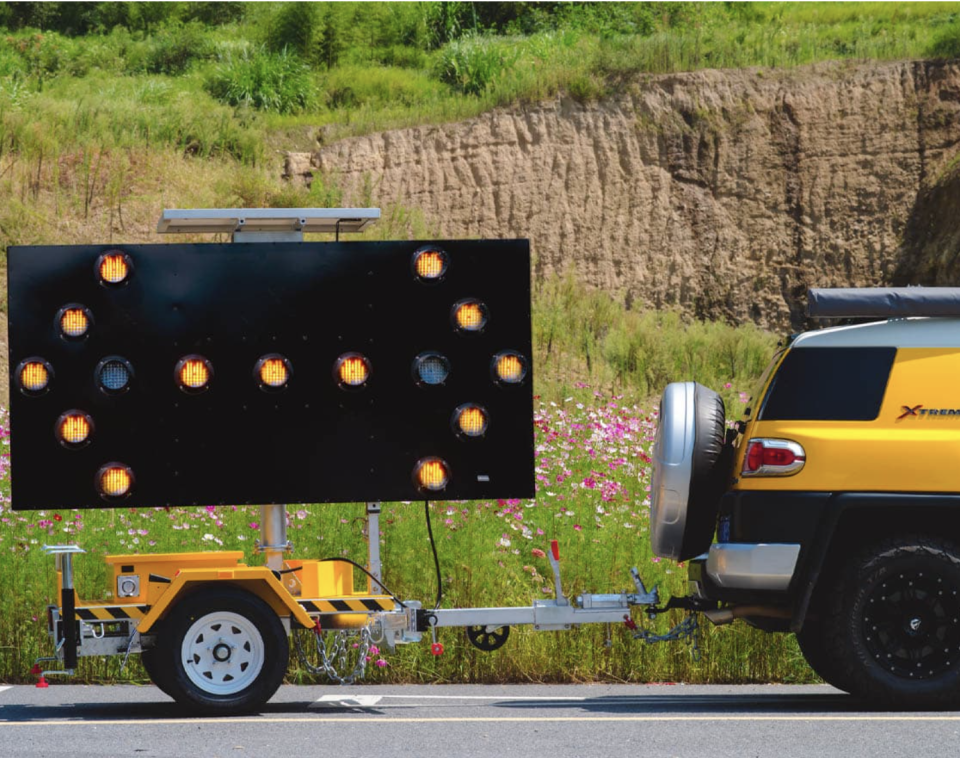 VM Trailer Mounted Arrow Board - 25 Lamp